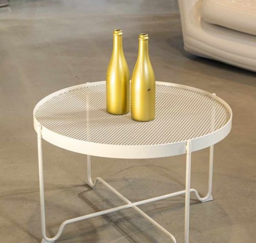 Bijzettafel beige huren